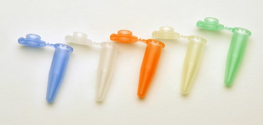 セイフ‐ロックチューブ レインボー 1.5 mL0030121694 1000本