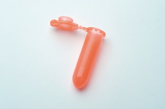 セイフ‐ロックチューブ/ カラー 2.0 mL / 赤0030120213 1000本